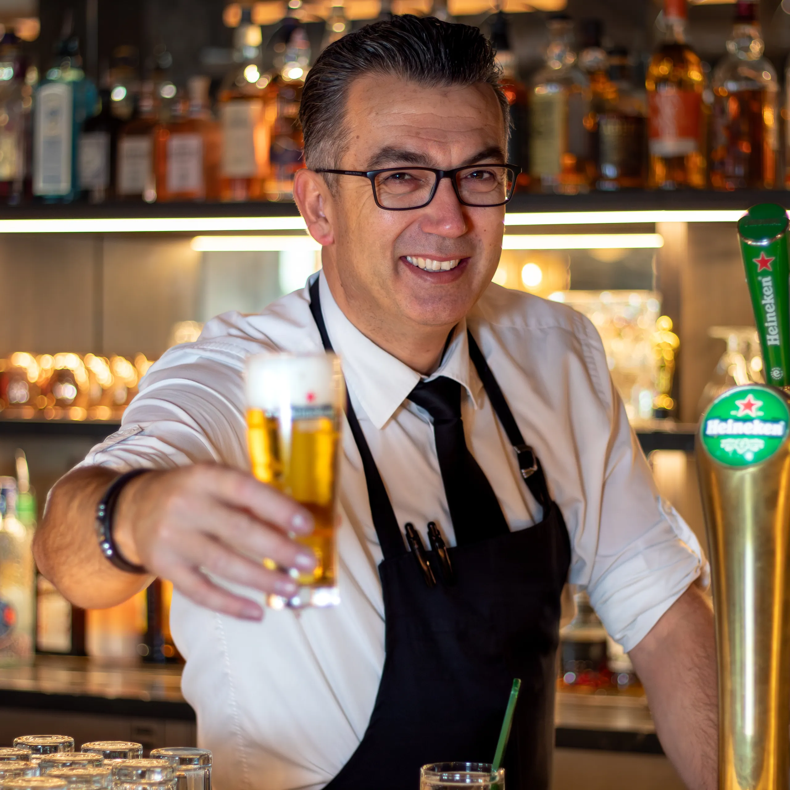 Barmedewerker | Barman | Barvrouw 