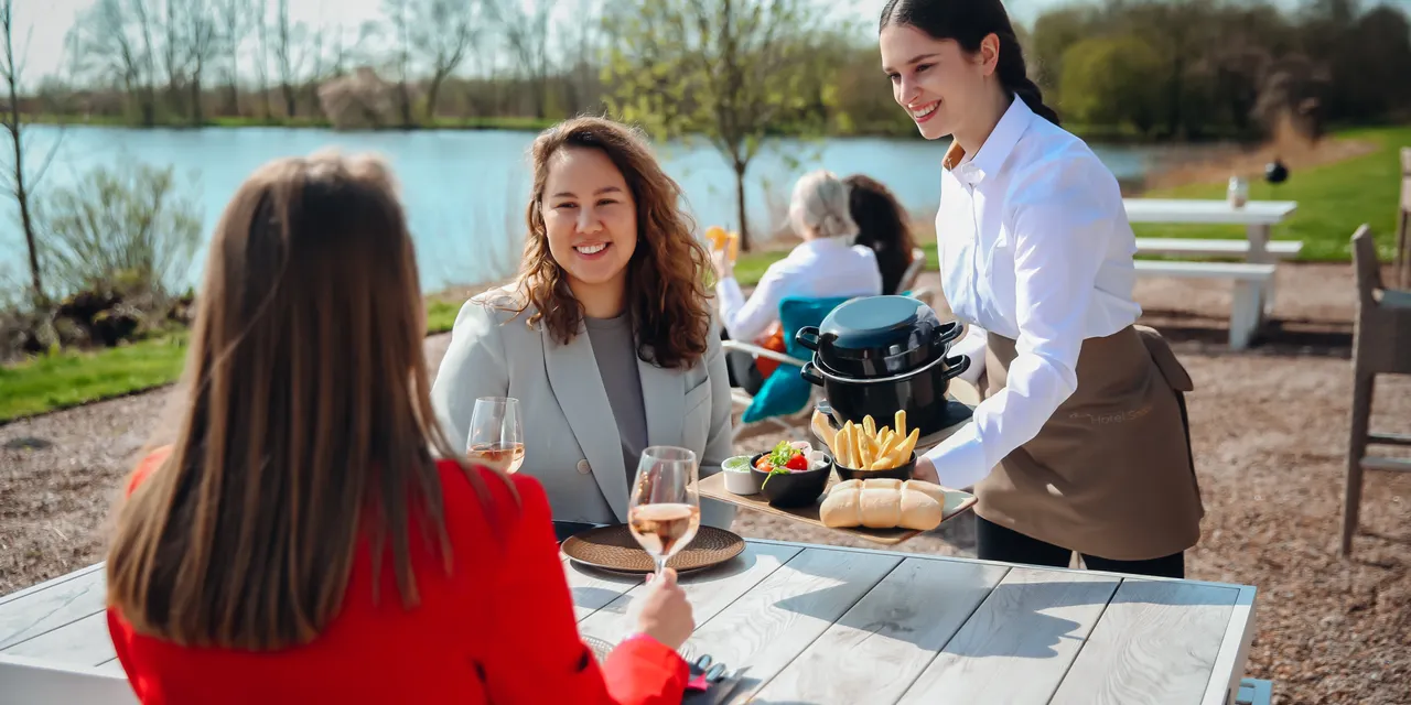 Medewerker bediening