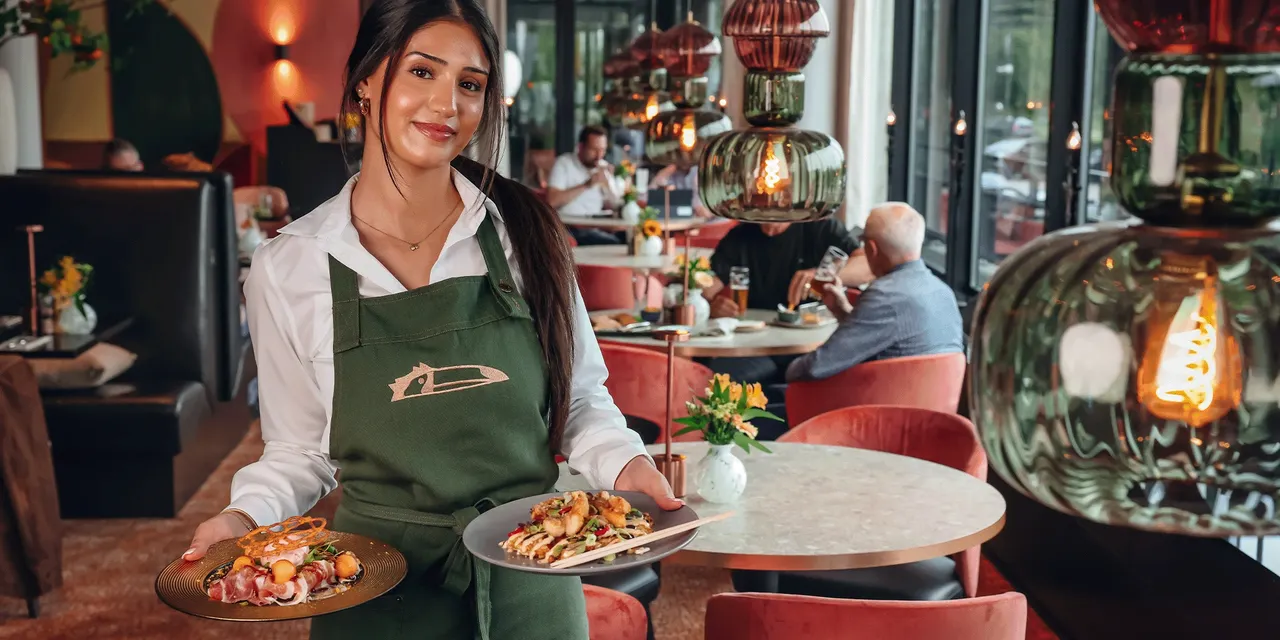Medewerker bediening 