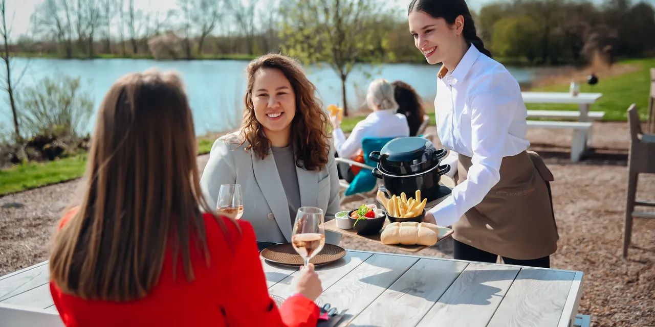 Medewerker bediening