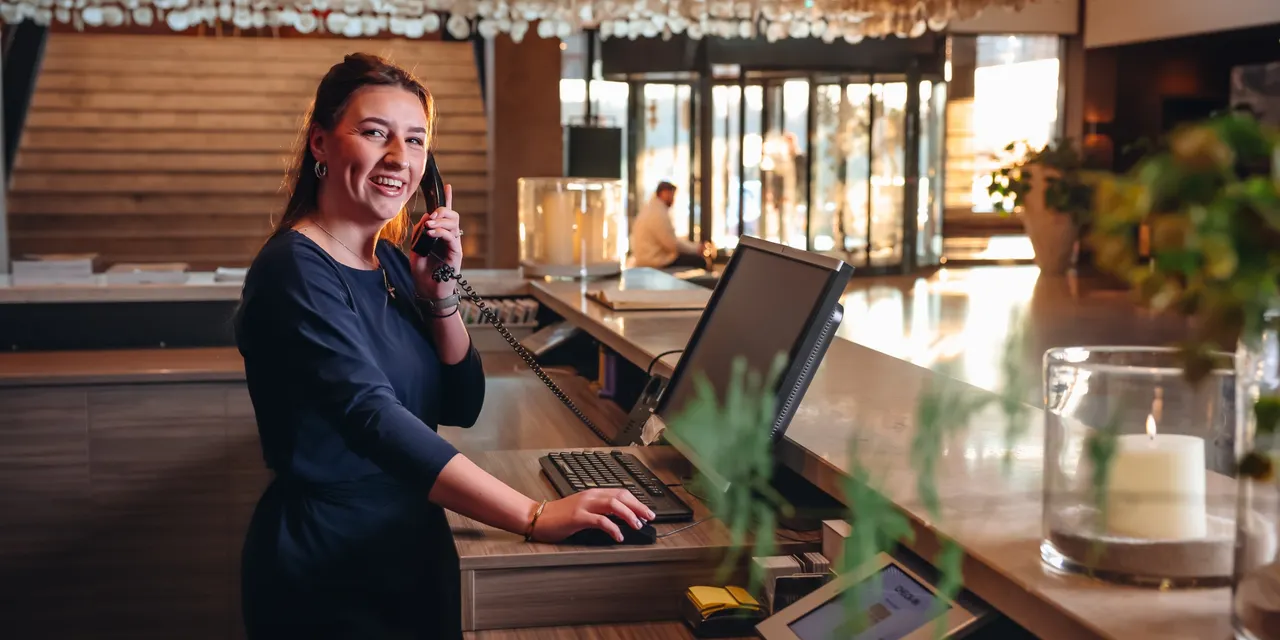 Receptioniste / Receptionist